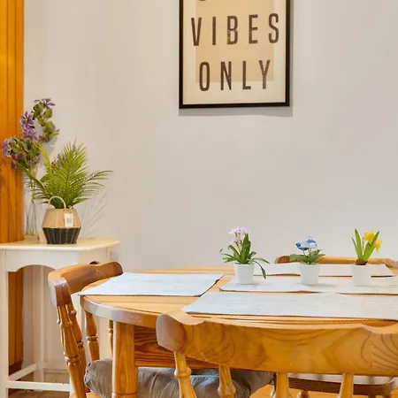 Lower Kilmacredock - Intel 펜션