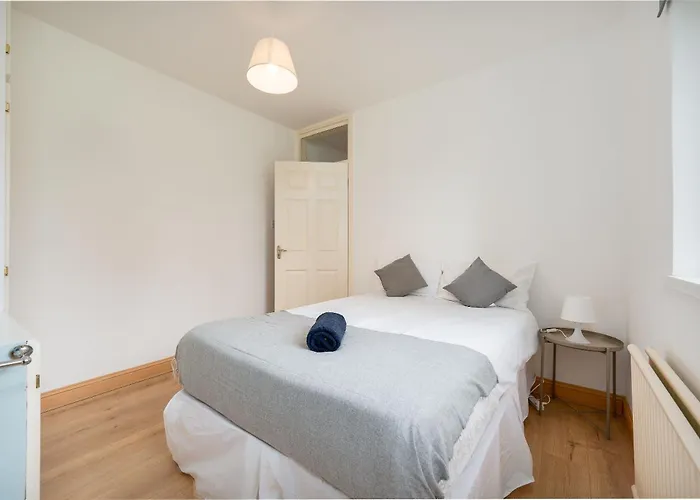 Lower Kilmacredock - Intel