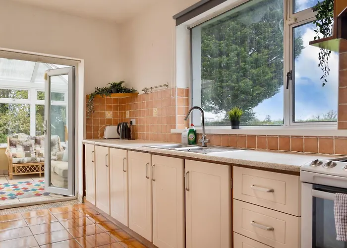 Lower Kilmacredock - Intel